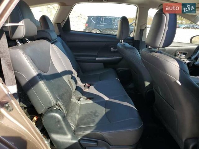 Коричневий Тойота Prius v, об'ємом двигуна 1.8 л та пробігом 73 тис. км за 3000 $, фото 9 на Automoto.ua