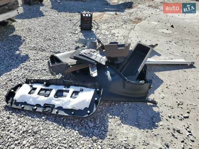 Коричневий Тойота Prius v, об'ємом двигуна 1.8 л та пробігом 73 тис. км за 3000 $, фото 11 на Automoto.ua