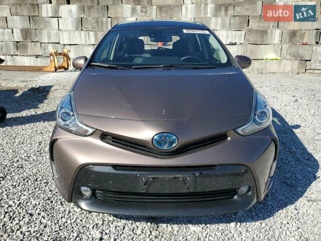 Коричневий Тойота Prius v, об'ємом двигуна 1.8 л та пробігом 73 тис. км за 3000 $, фото 4 на Automoto.ua