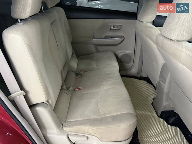 Красный Тойота Prius v, объемом двигателя 1.8 л и пробегом 235 тыс. км за 12699 $, фото 15 на Automoto.ua
