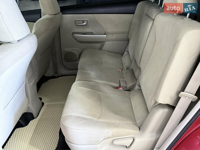 Красный Тойота Prius v, объемом двигателя 1.8 л и пробегом 235 тыс. км за 12699 $, фото 14 на Automoto.ua