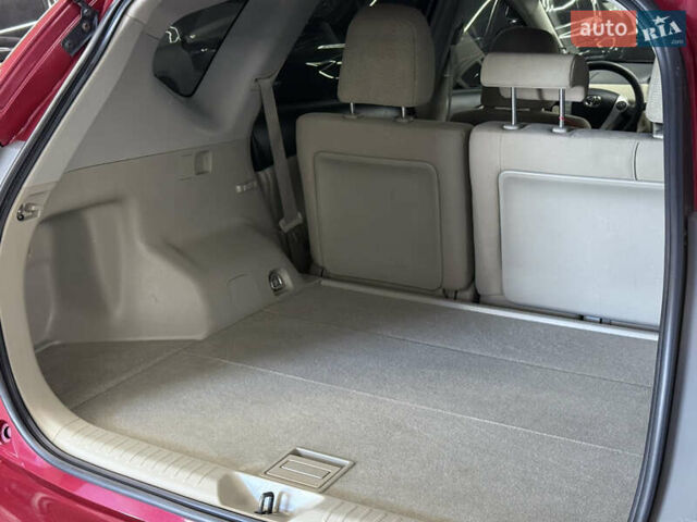 Красный Тойота Prius v, объемом двигателя 1.8 л и пробегом 235 тыс. км за 12189 $, фото 16 на Automoto.ua