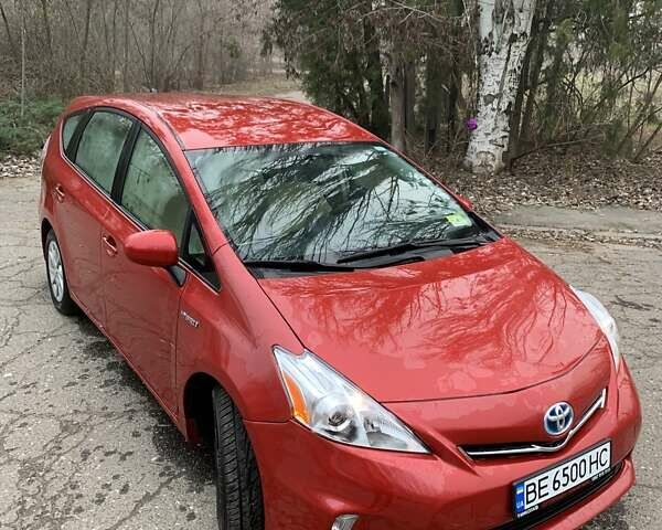 Красный Тойота Prius v, объемом двигателя 1.8 л и пробегом 225 тыс. км за 14100 $, фото 13 на Automoto.ua