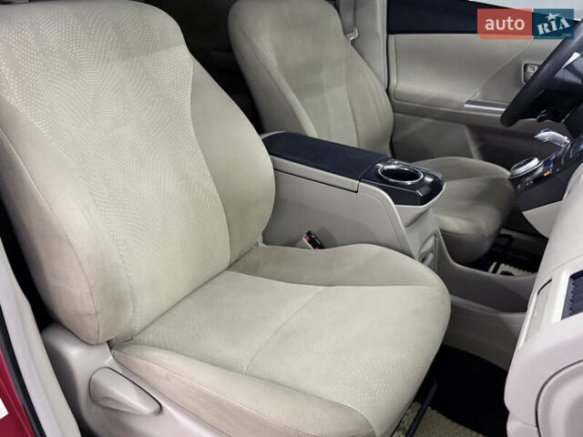 Красный Тойота Prius v, объемом двигателя 1.8 л и пробегом 235 тыс. км за 11789 $, фото 13 на Automoto.ua