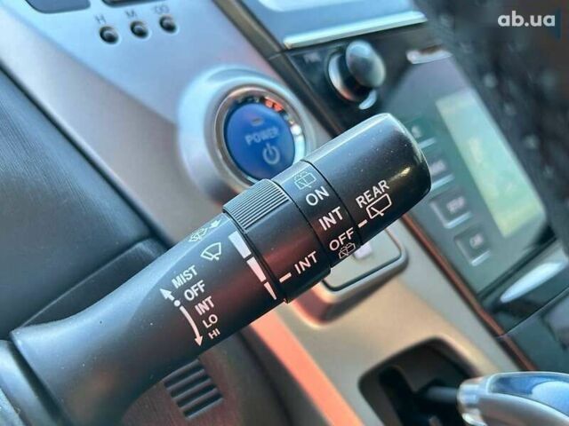 Тойота Prius v, объемом двигателя 0 л и пробегом 250 тыс. км за 13700 $, фото 21 на Automoto.ua