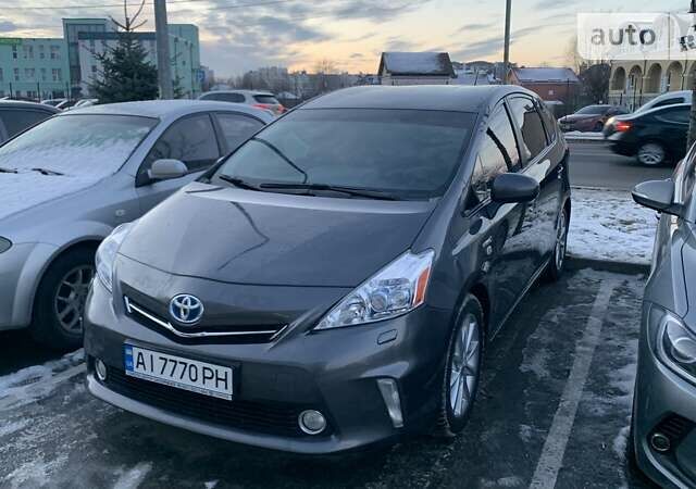 Сірий Тойота Prius v, об'ємом двигуна 1.8 л та пробігом 175 тис. км за 14500 $, фото 4 на Automoto.ua