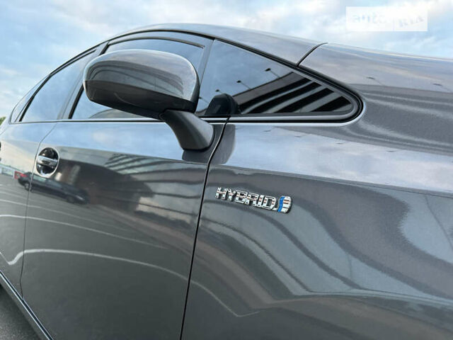 Серый Тойота Prius v, объемом двигателя 1.8 л и пробегом 165 тыс. км за 16950 $, фото 11 на Automoto.ua