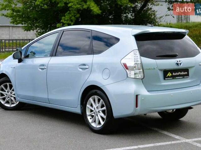 Серый Тойота Prius v, объемом двигателя 1.8 л и пробегом 275 тыс. км за 11500 $, фото 6 на Automoto.ua
