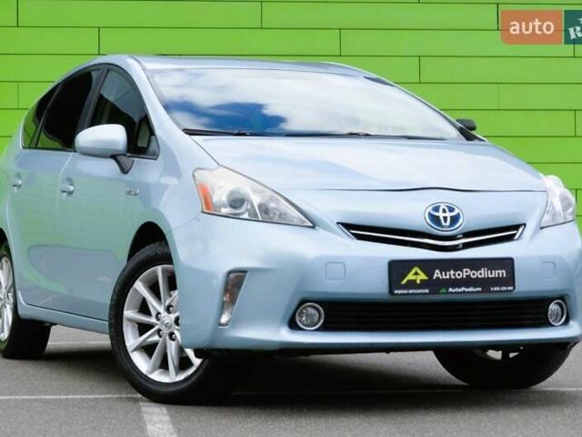 Серый Тойота Prius v, объемом двигателя 1.8 л и пробегом 275 тыс. км за 11500 $, фото 1 на Automoto.ua