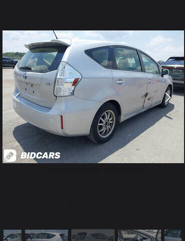 Серый Тойота Prius v, объемом двигателя 1.8 л и пробегом 180 тыс. км за 13200 $, фото 7 на Automoto.ua