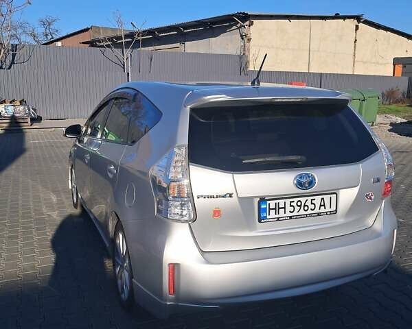 Серый Тойота Prius v, объемом двигателя 1.8 л и пробегом 119 тыс. км за 14200 $, фото 8 на Automoto.ua