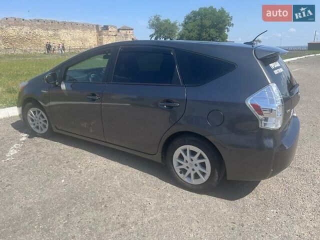 Серый Тойота Prius v, объемом двигателя 1.8 л и пробегом 182 тыс. км за 13499 $, фото 9 на Automoto.ua