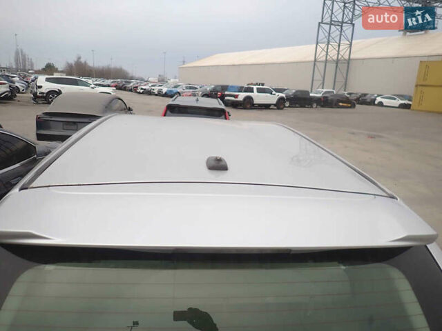 Серый Тойота Prius v, объемом двигателя 1.8 л и пробегом 180 тыс. км за 13200 $, фото 5 на Automoto.ua