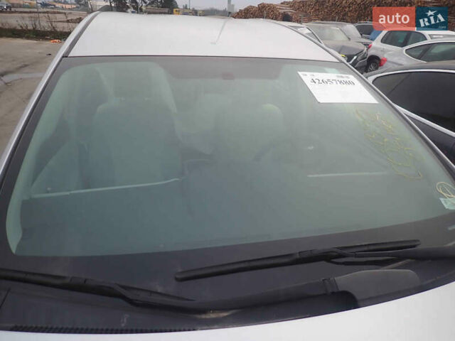 Серый Тойота Prius v, объемом двигателя 1.8 л и пробегом 180 тыс. км за 13200 $, фото 13 на Automoto.ua