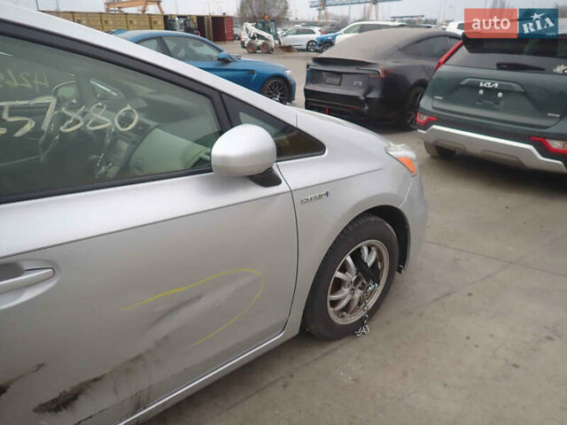 Серый Тойота Prius v, объемом двигателя 1.8 л и пробегом 180 тыс. км за 13200 $, фото 10 на Automoto.ua