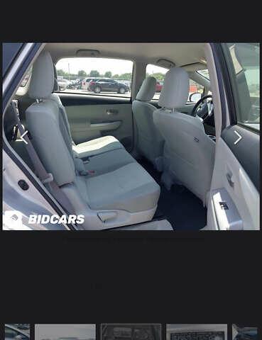 Серый Тойота Prius v, объемом двигателя 1.8 л и пробегом 180 тыс. км за 13200 $, фото 2 на Automoto.ua