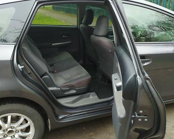 Серый Тойота Prius v, объемом двигателя 1.8 л и пробегом 234 тыс. км за 13000 $, фото 10 на Automoto.ua