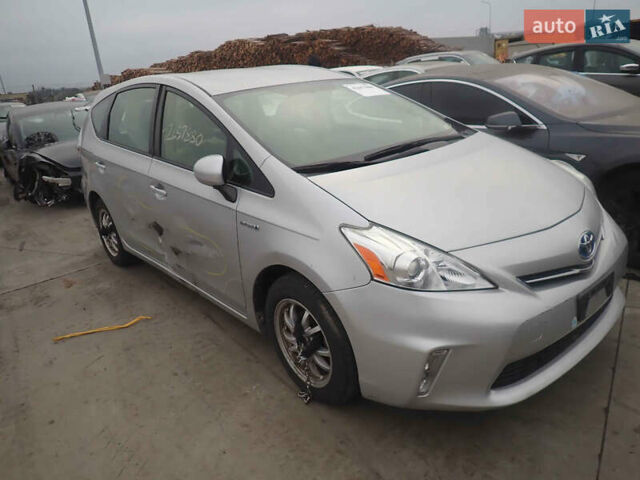Серый Тойота Prius v, объемом двигателя 1.8 л и пробегом 180 тыс. км за 13200 $, фото 11 на Automoto.ua