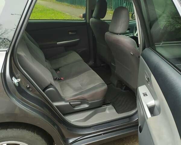 Серый Тойота Prius v, объемом двигателя 1.8 л и пробегом 234 тыс. км за 13000 $, фото 9 на Automoto.ua