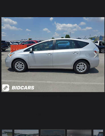 Серый Тойота Prius v, объемом двигателя 1.8 л и пробегом 180 тыс. км за 13200 $, фото 16 на Automoto.ua