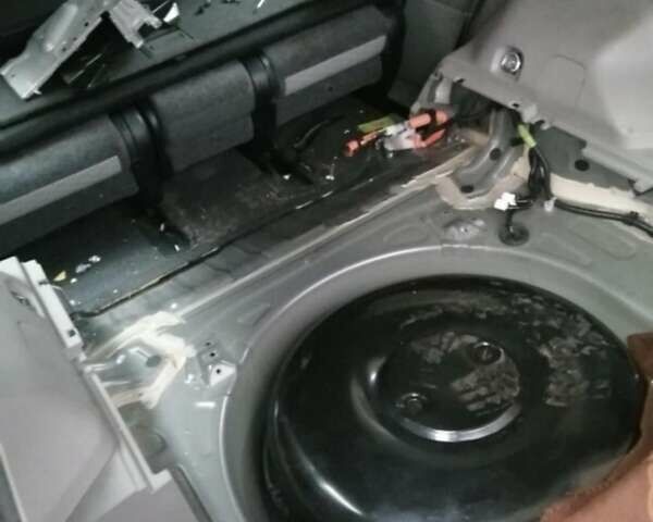 Сірий Тойота Prius v, об'ємом двигуна 1.8 л та пробігом 202 тис. км за 12000 $, фото 16 на Automoto.ua