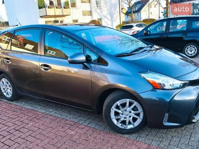 Сірий Тойота Prius v, об'ємом двигуна 1.8 л та пробігом 202 тис. км за 12000 $, фото 9 на Automoto.ua