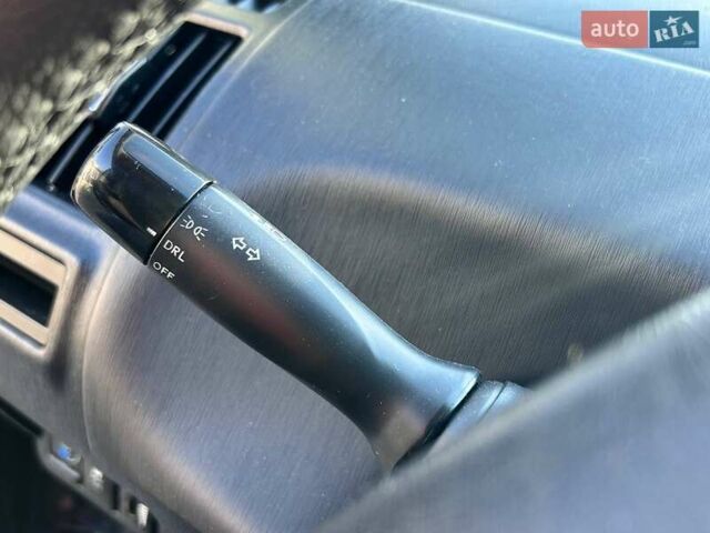 Серый Тойота Prius v, объемом двигателя 1.8 л и пробегом 250 тыс. км за 13200 $, фото 22 на Automoto.ua