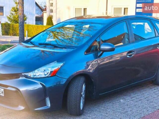 Сірий Тойота Prius v, об'ємом двигуна 1.8 л та пробігом 202 тис. км за 12000 $, фото 5 на Automoto.ua