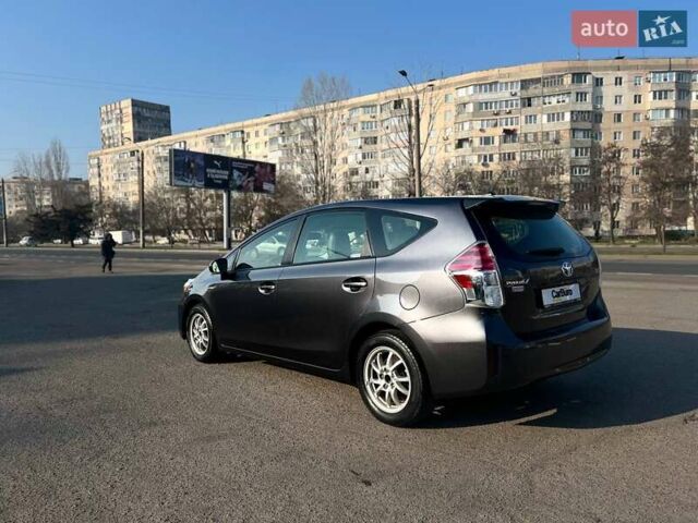 Серый Тойота Prius v, объемом двигателя 1.8 л и пробегом 125 тыс. км за 17300 $, фото 8 на Automoto.ua