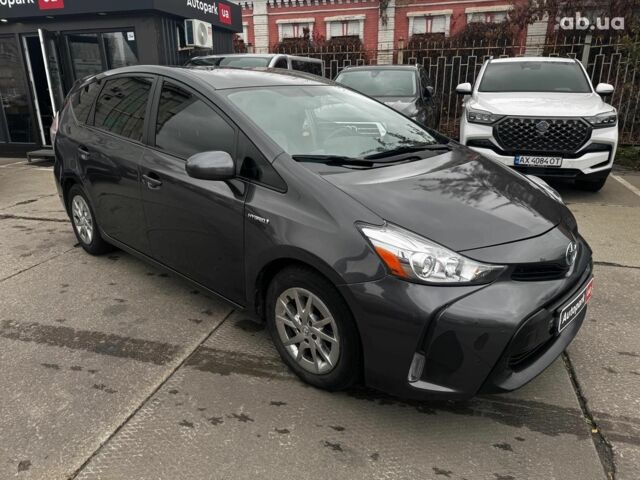 Сірий Тойота Prius v, об'ємом двигуна 1.8 л та пробігом 122 тис. км за 15490 $, фото 6 на Automoto.ua