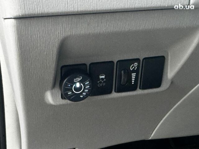 Сірий Тойота Prius v, об'ємом двигуна 1.8 л та пробігом 122 тис. км за 15490 $, фото 11 на Automoto.ua