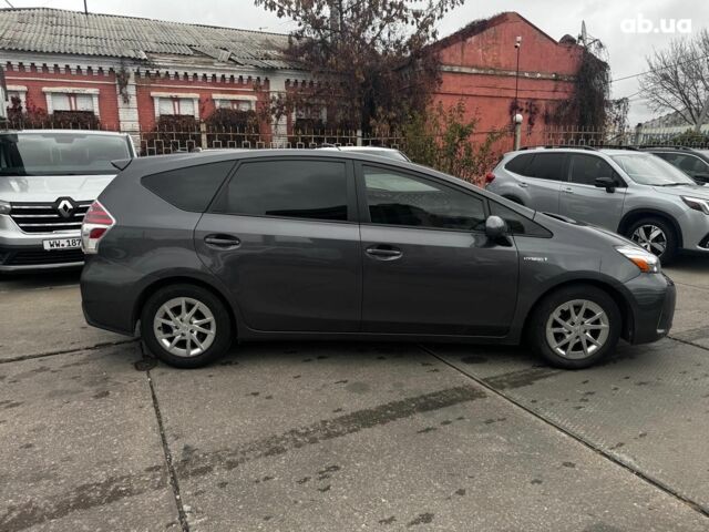 Сірий Тойота Prius v, об'ємом двигуна 1.8 л та пробігом 122 тис. км за 15490 $, фото 5 на Automoto.ua