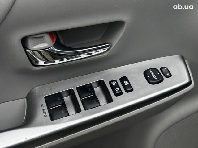 Сірий Тойота Prius v, об'ємом двигуна 1.8 л та пробігом 122 тис. км за 15490 $, фото 9 на Automoto.ua