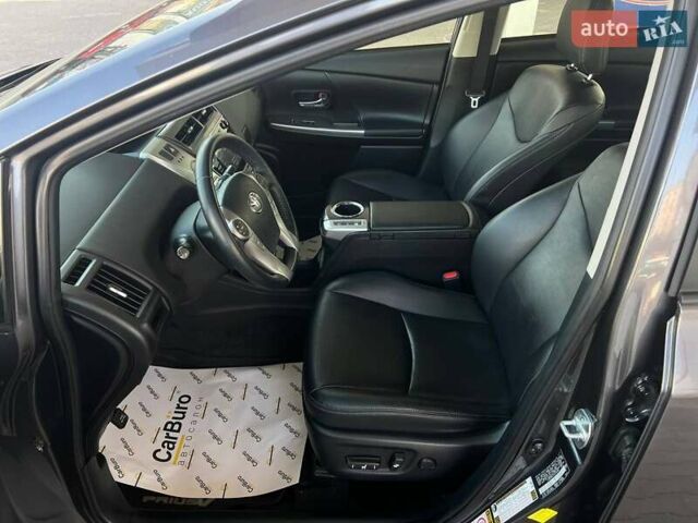 Серый Тойота Prius v, объемом двигателя 1.8 л и пробегом 125 тыс. км за 17300 $, фото 15 на Automoto.ua