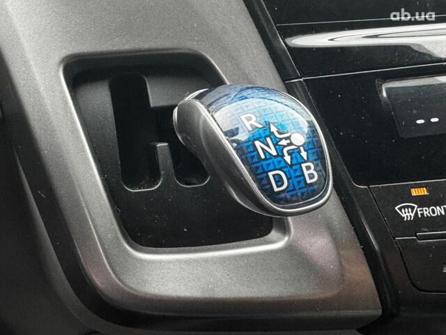 Сірий Тойота Prius v, об'ємом двигуна 1.8 л та пробігом 122 тис. км за 15490 $, фото 14 на Automoto.ua
