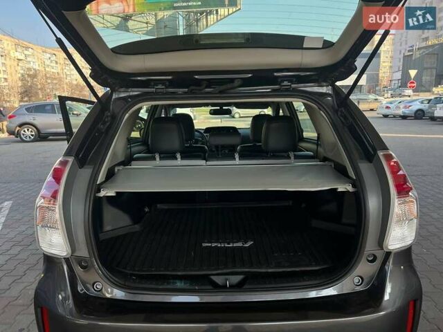 Серый Тойота Prius v, объемом двигателя 1.8 л и пробегом 125 тыс. км за 17300 $, фото 21 на Automoto.ua