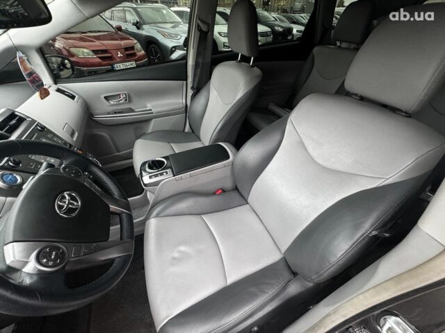 Сірий Тойота Prius v, об'ємом двигуна 1.8 л та пробігом 122 тис. км за 15490 $, фото 22 на Automoto.ua