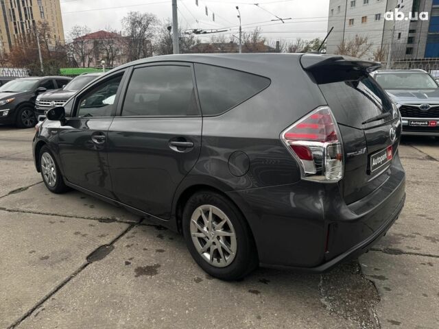 Сірий Тойота Prius v, об'ємом двигуна 1.8 л та пробігом 122 тис. км за 15490 $, фото 2 на Automoto.ua