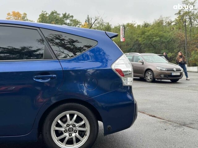 Синий Тойота Prius v, объемом двигателя 1.8 л и пробегом 315 тыс. км за 10290 $, фото 6 на Automoto.ua