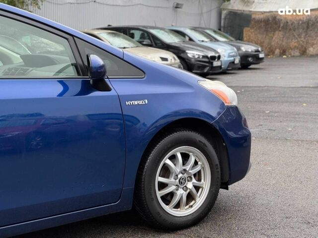 Синий Тойота Prius v, объемом двигателя 1.8 л и пробегом 315 тыс. км за 10290 $, фото 13 на Automoto.ua