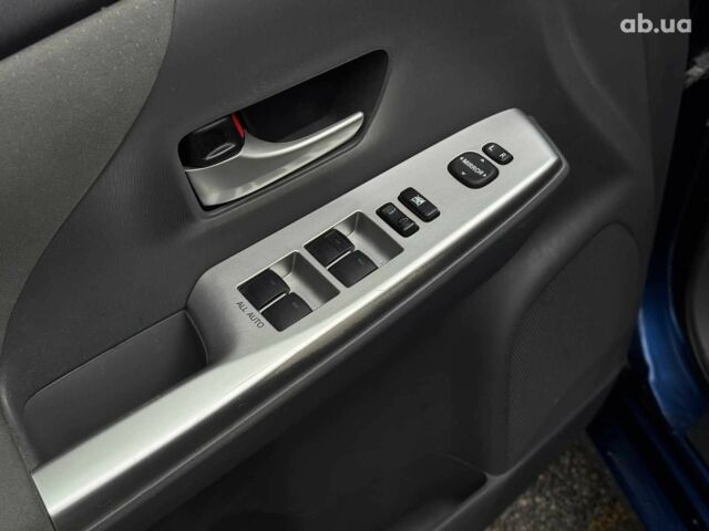 Синий Тойота Prius v, объемом двигателя 1.8 л и пробегом 315 тыс. км за 10290 $, фото 18 на Automoto.ua