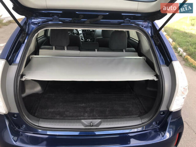 Синий Тойота Prius v, объемом двигателя 1.8 л и пробегом 195 тыс. км за 11950 $, фото 18 на Automoto.ua