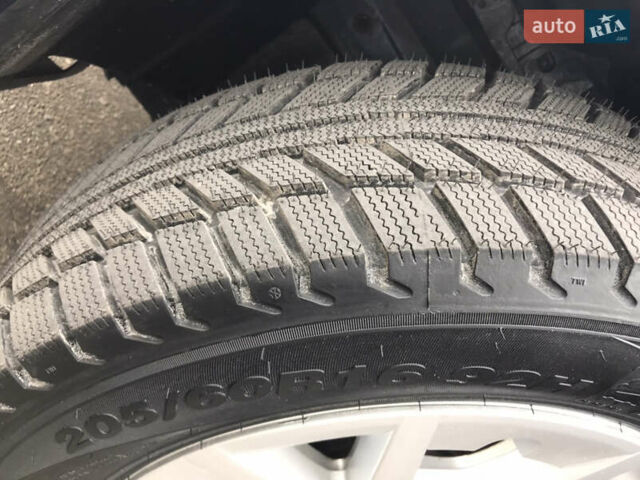 Синий Тойота Prius v, объемом двигателя 1.8 л и пробегом 195 тыс. км за 11950 $, фото 16 на Automoto.ua