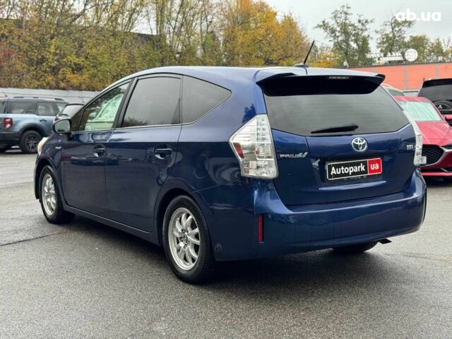 Синий Тойота Prius v, объемом двигателя 1.8 л и пробегом 315 тыс. км за 10290 $, фото 7 на Automoto.ua
