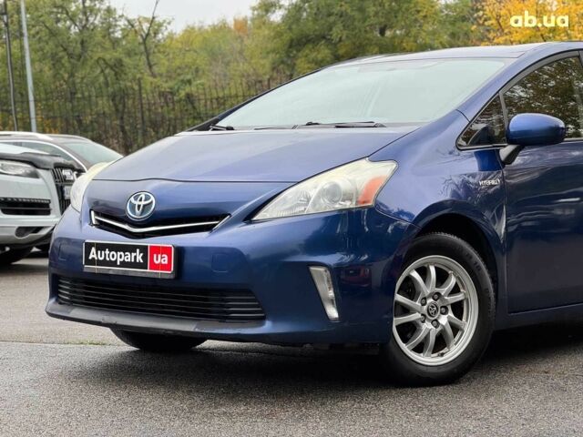 Синий Тойота Prius v, объемом двигателя 1.8 л и пробегом 315 тыс. км за 10290 $, фото 2 на Automoto.ua