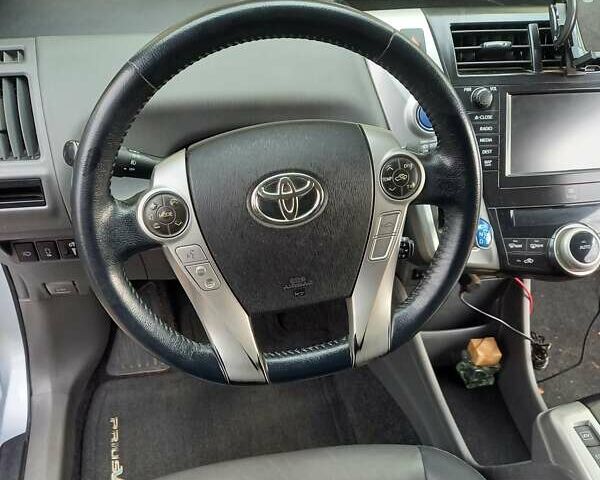 Синий Тойота Prius v, объемом двигателя 1.8 л и пробегом 230 тыс. км за 12700 $, фото 10 на Automoto.ua