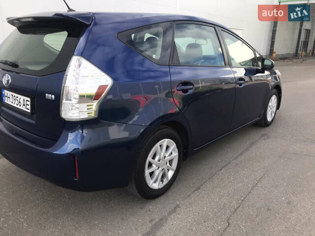 Синий Тойота Prius v, объемом двигателя 1.8 л и пробегом 195 тыс. км за 11950 $, фото 8 на Automoto.ua