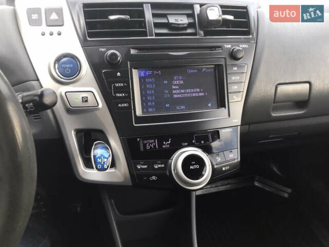 Синий Тойота Prius v, объемом двигателя 1.8 л и пробегом 195 тыс. км за 11950 $, фото 22 на Automoto.ua