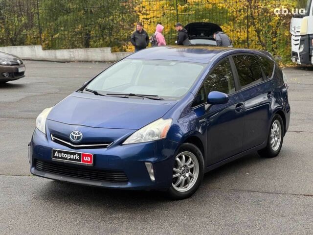 Синий Тойота Prius v, объемом двигателя 1.8 л и пробегом 315 тыс. км за 10290 $, фото 1 на Automoto.ua