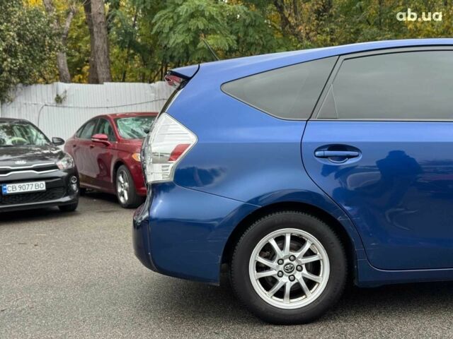 Синий Тойота Prius v, объемом двигателя 1.8 л и пробегом 315 тыс. км за 10290 $, фото 12 на Automoto.ua